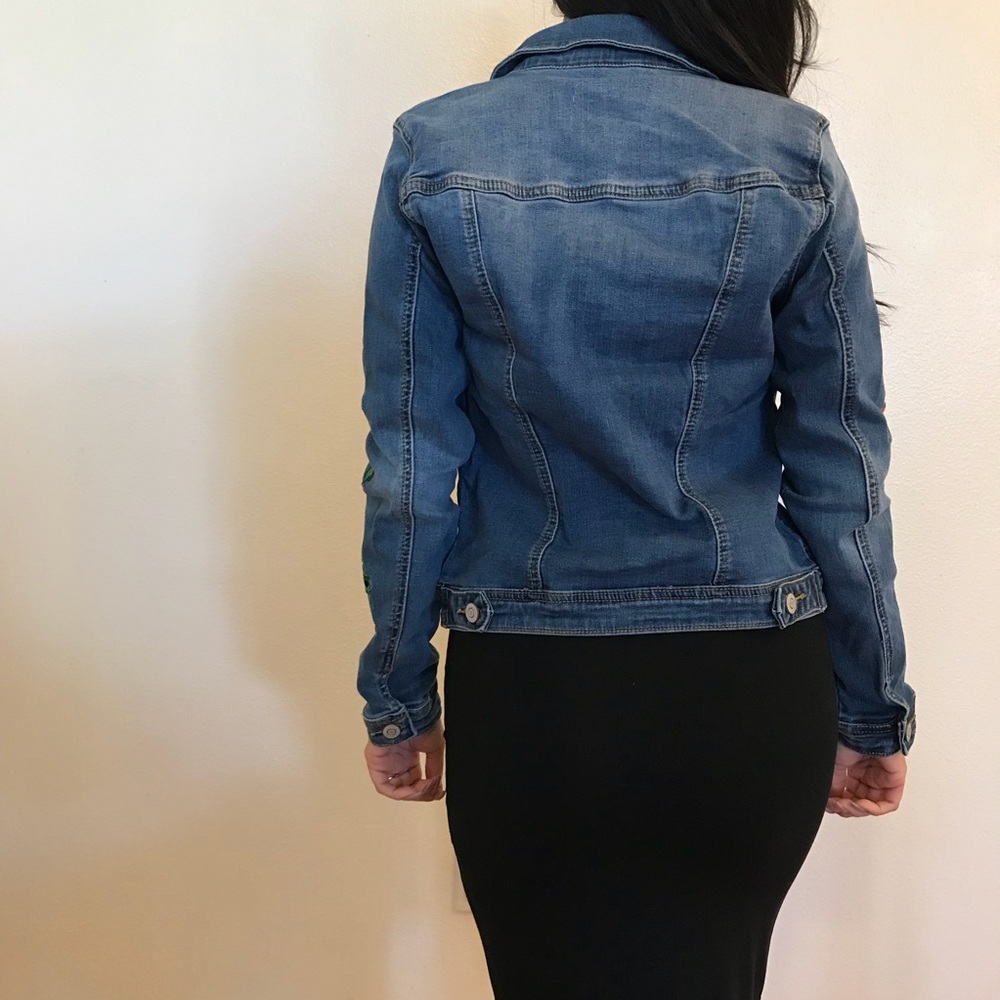 •LAST ONE• Rose Embroidered Denim Jacket - Picture 7 of 8